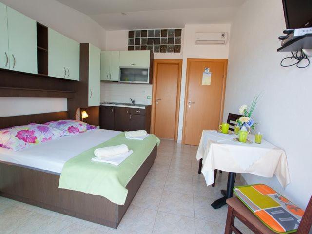 Apartmani Dana Makarska Exterior foto