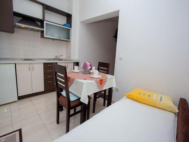 Apartmani Dana Makarska Exterior foto